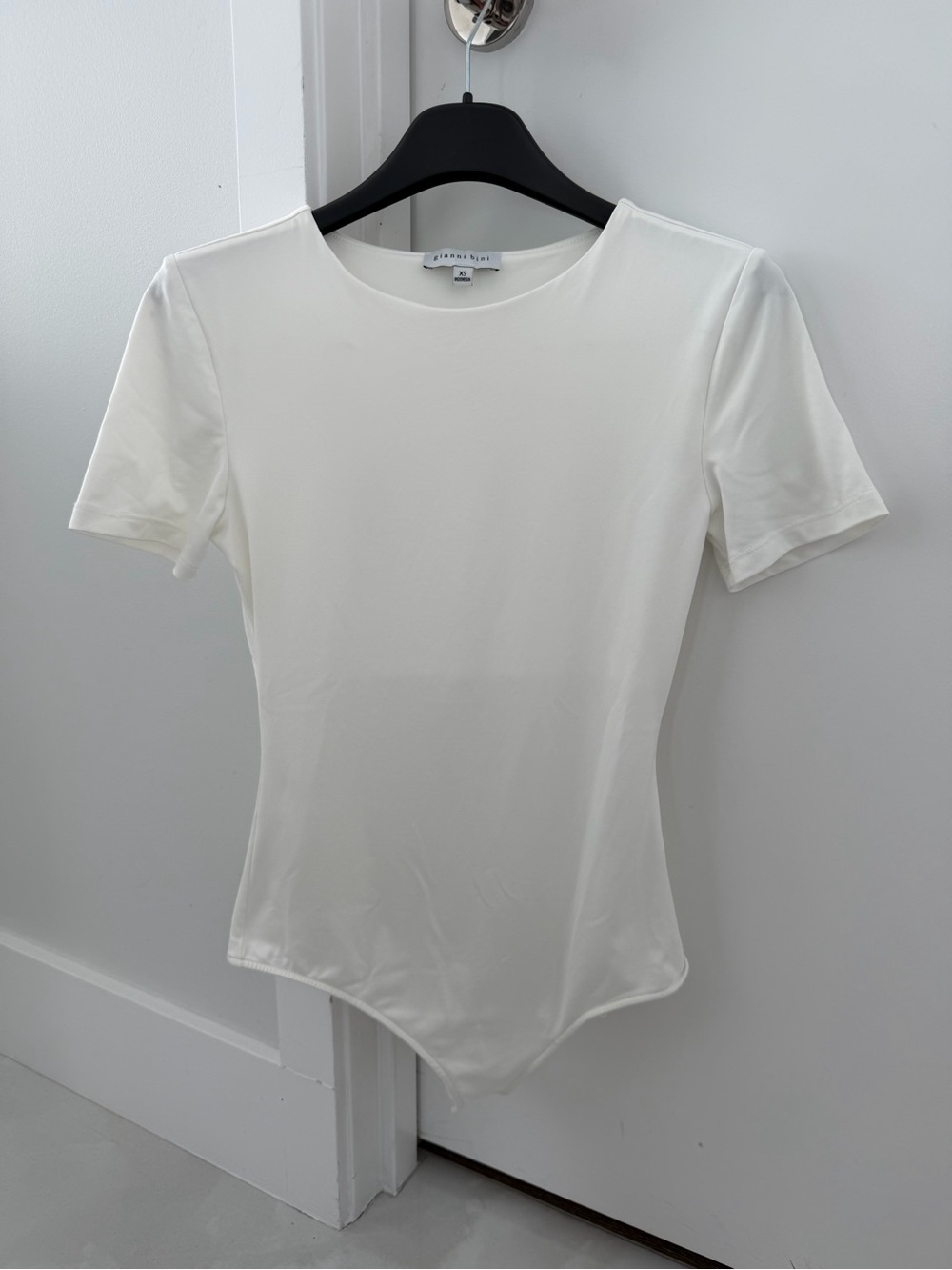 NWOT Gianni Bini Crew Neck Short Sleeve Bodysuit